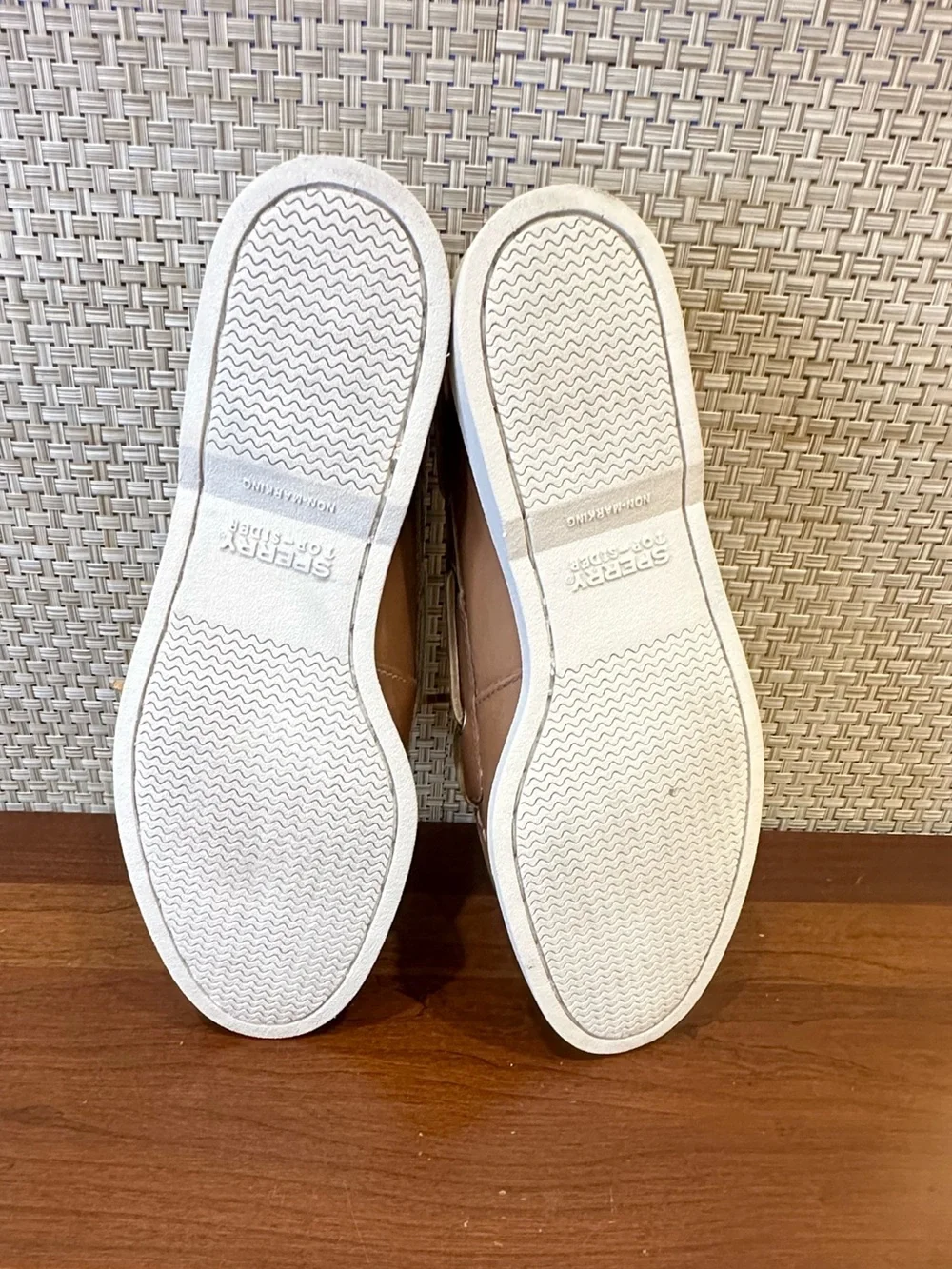 Sperry Top-Sider Men's Authentic Original 2-Eye Boat Shoes Sahara Size 10M